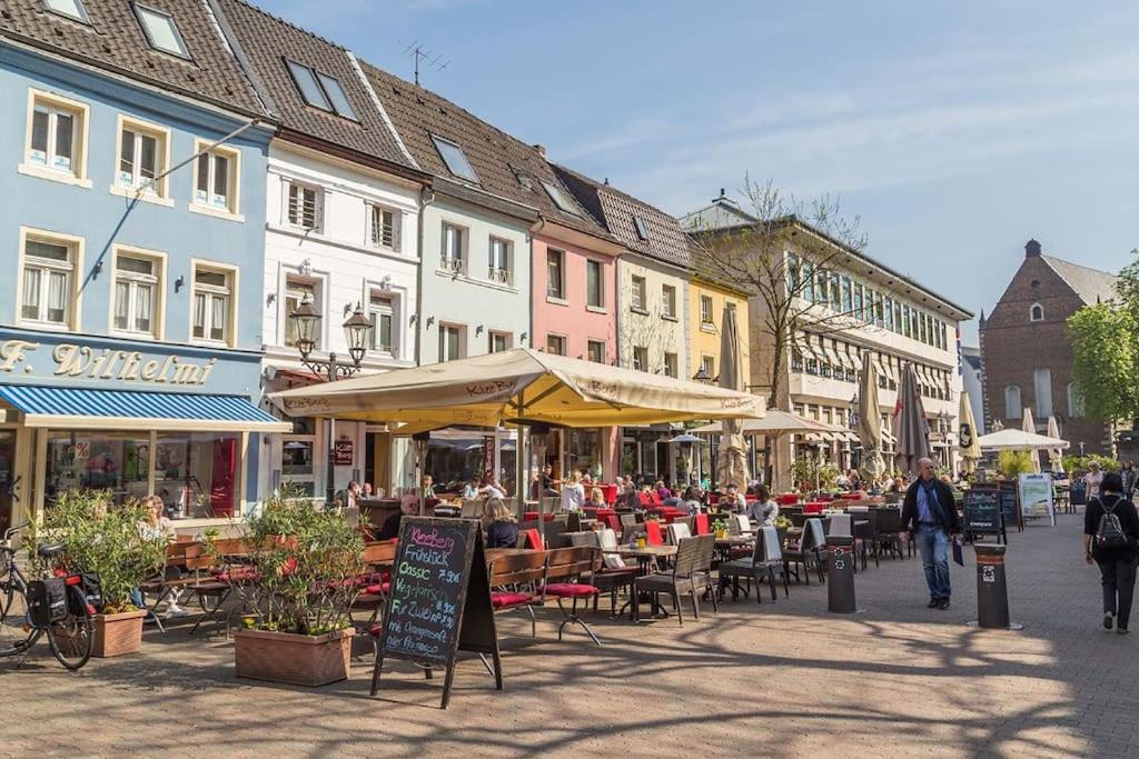 1 Og Direkt An Der Laga 2026 - Moderne Stadtwohnung Am Neusser Markt! Extérieur photo
